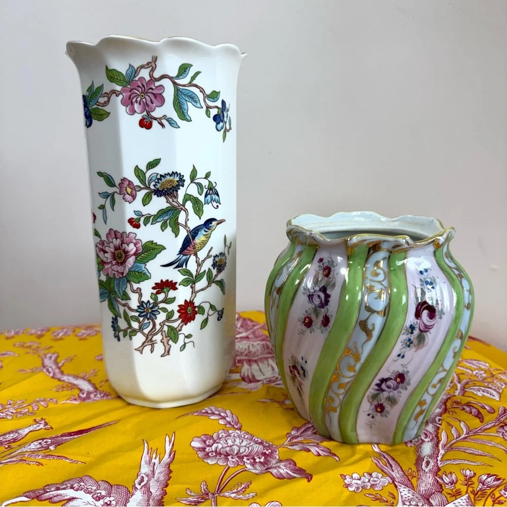 Aynsley Pembroke Gold Trim Porcelain Vase England Chinoiserie Garden Floral